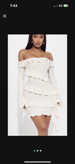 Beautiful dress Sexy Ruffles  brand new tags on it