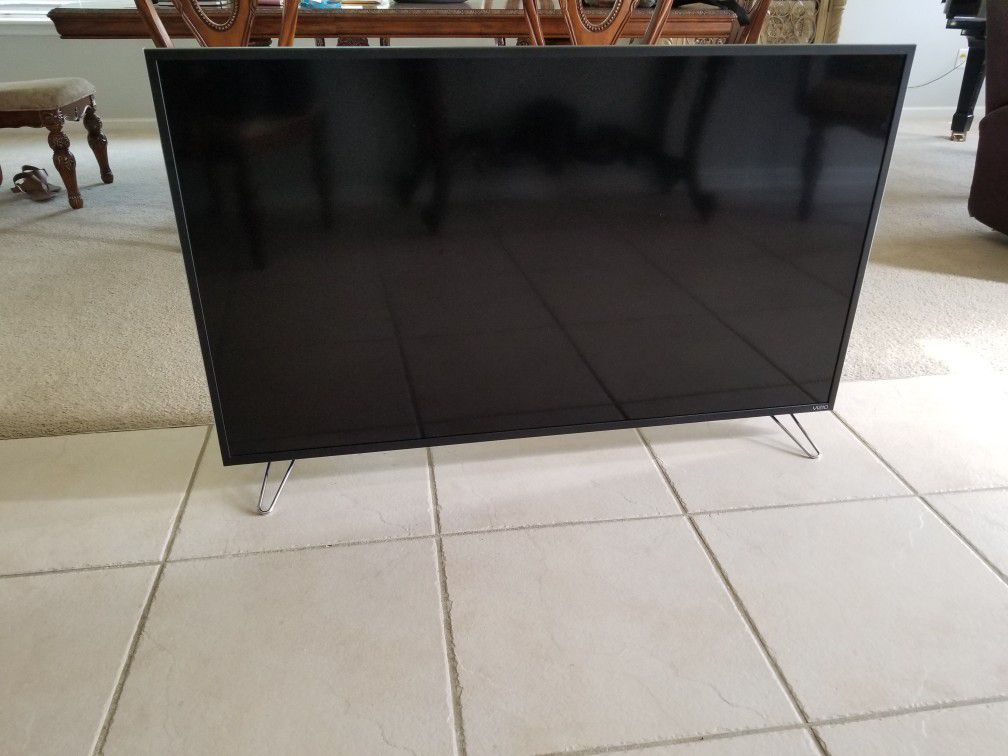 55 inch Vizio TV, sreen is broken, needs repair.