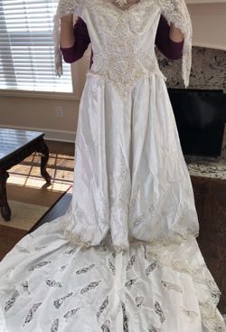 Wedding Dress w/ Bouquet