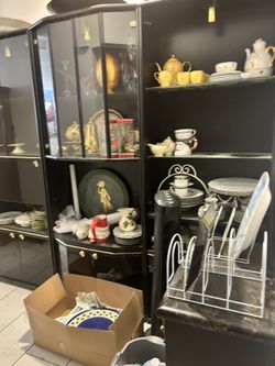 Big 3 Peice Laqqure 80’s Vintage China Cabnet