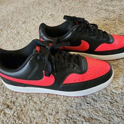 Mens Nike Shoes Size 10