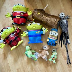 Disney Popcorn Bucket, Sipper, & Magnetic Shoulder Plush