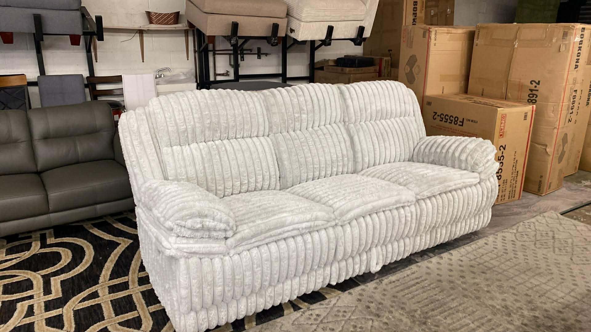New Recliner Sofa Couch with USB Console and Cup Holders! Free Delivery 🚚!