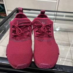 NWT Adidas NMD_R1 in Legacy Burgundy Size: 8.5