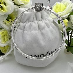 Pandora style bracelet !!  925 sterling silver. Bracelet size: 7.9"in. 20cm.