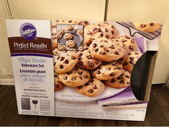 Wilton Cookie bakeware set