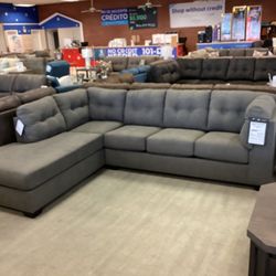 Maier Sectional with Chaise (2pc)