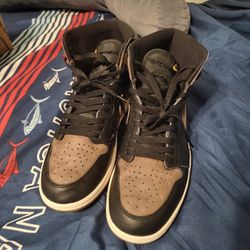Jordan 1 Retro High OG
Palomino
Size 11 MEN 
