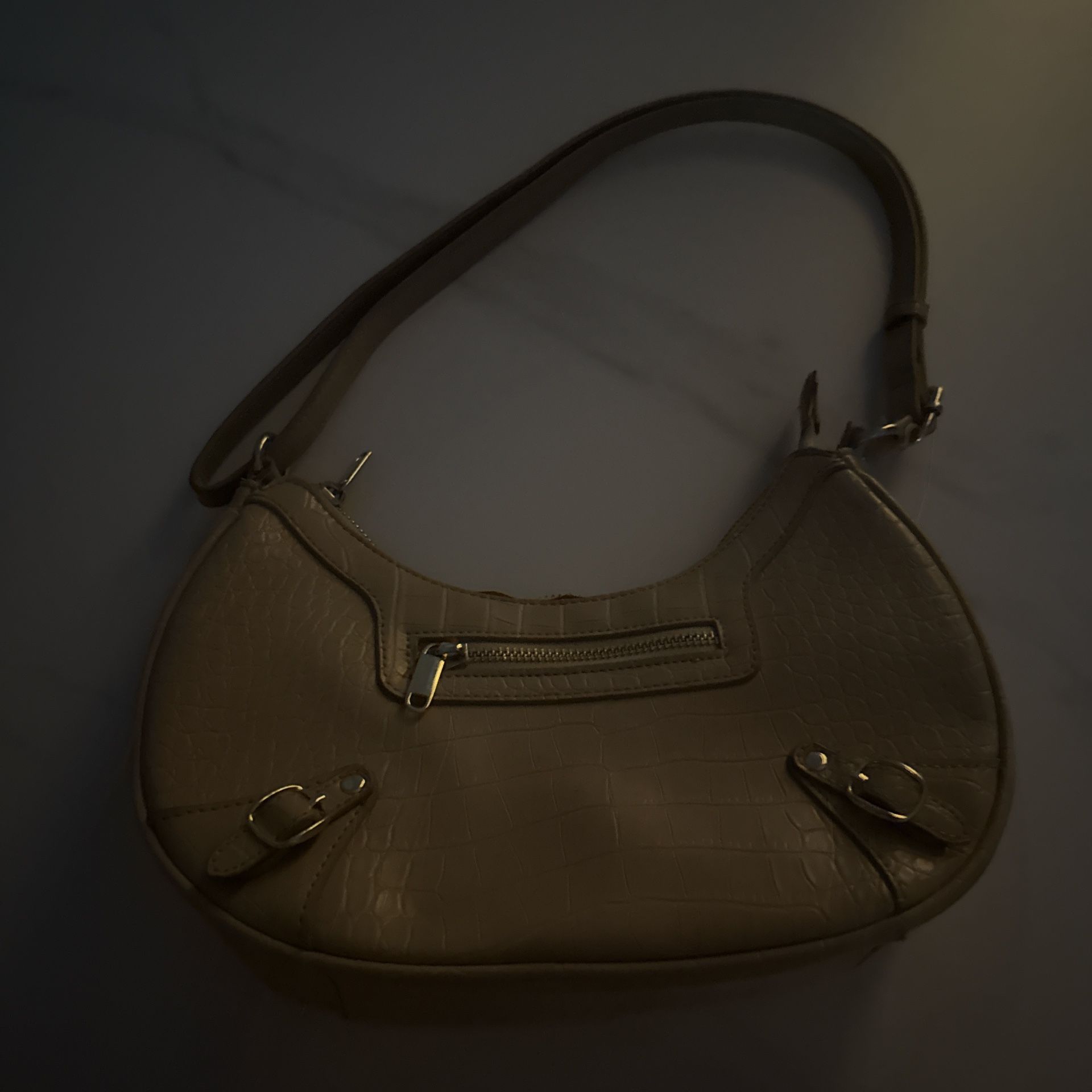 Brown light beige leather shoulder bag with zipper and buckle details leather #shoulderbag