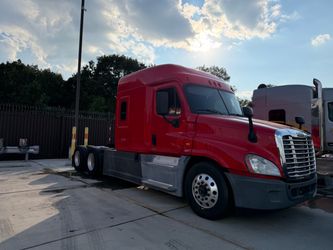 2015 Freightliner Cascadia Mid Roof– DD15 – 738K Miles – 10 Speed Road ready and ready to work, Clean title.