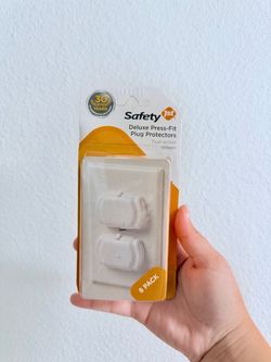 Safety 1st Deluxe Press-Fit Plug Protectors – 8 Pack