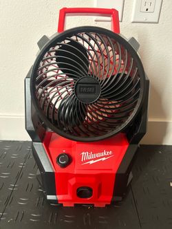 Milwaukee M18 18-Volt Lithium-lon Brushless Cordless PACKOUT Jobsite Fan (Tool-Only)