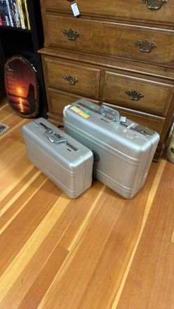 Zero Halliburton suitcases