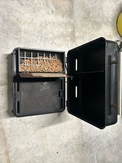 Traeger Ranger pellet flat top smoker