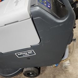 Auto Scrubber Machine 