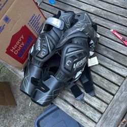 Leatt Knee Braces 