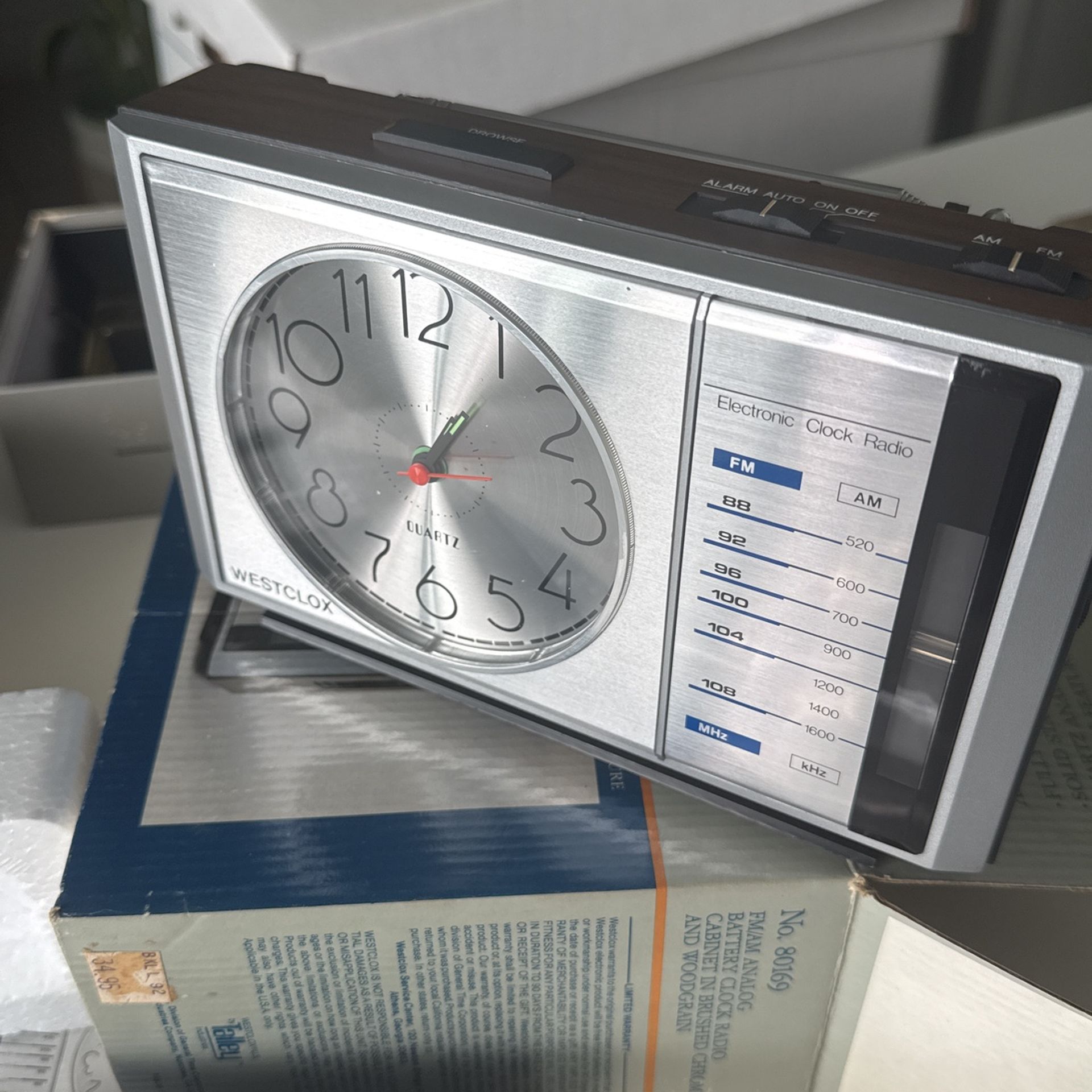 Vintage Westclox 80169 AM/FM Analog Clock Radio Quartz – Original Box ...