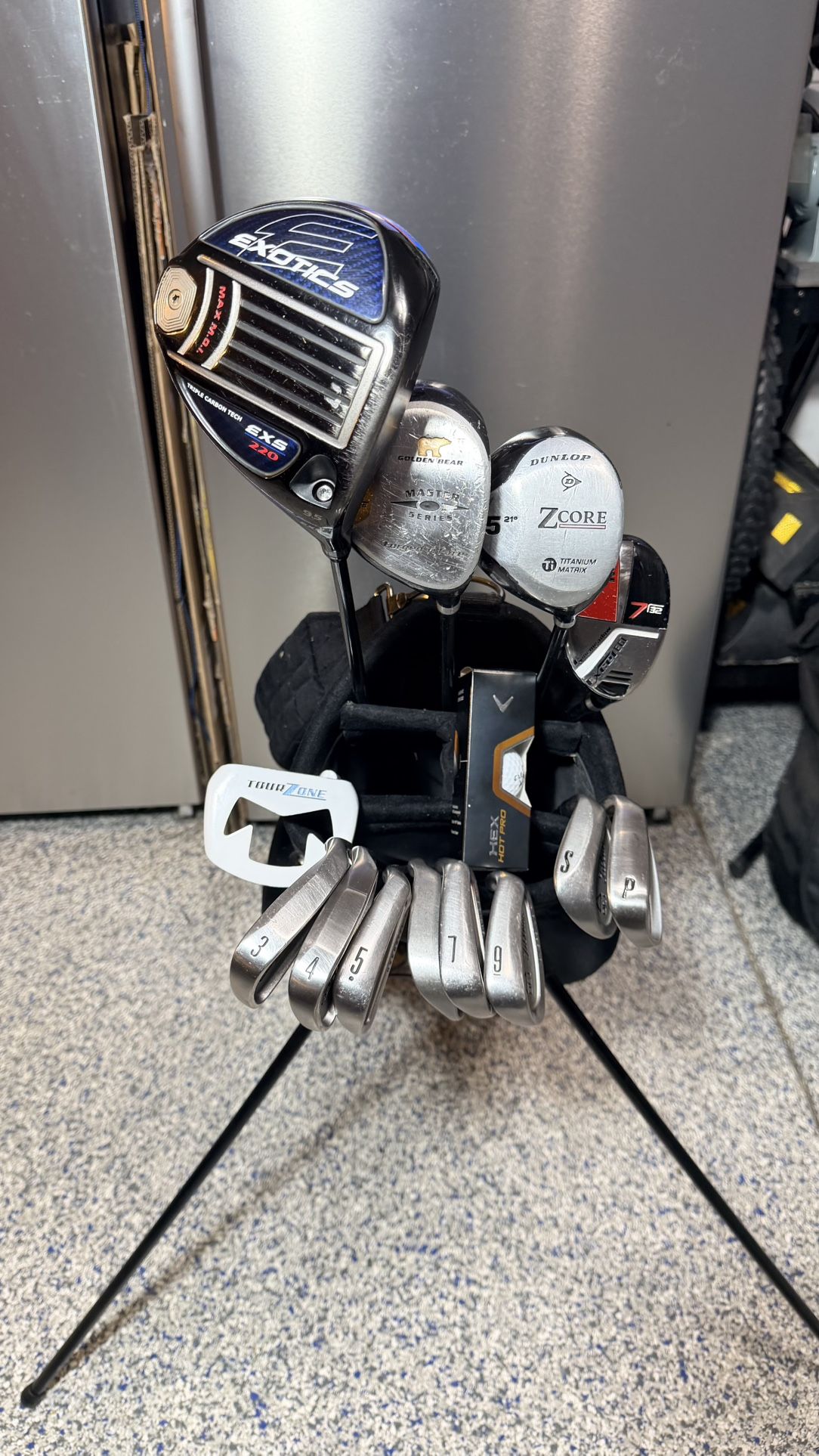 Mens RIGHT Handed King Cobra SGi and Titleist DCI - 13pc Golf Club Set, with King Cobra Golf Bag W/stand