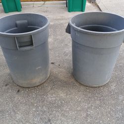 Rubbermaid 2632 Brute Trash Can, Commercial-Grade 32 gallon Gray Garbage Can Lot of 2