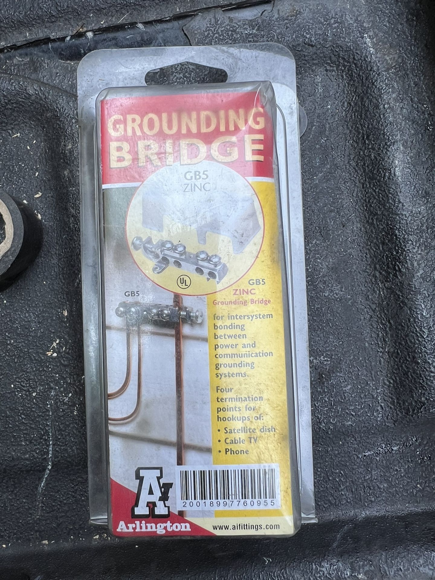 Arlington Intersystem Grounding Bridge Plastic Cover Zinc 4-1/2'' GB5