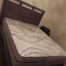 Pillow top queen size set $299.99 mattress and box spring only 