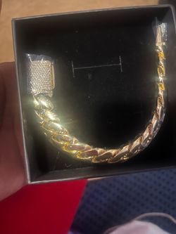 Gold Cuban