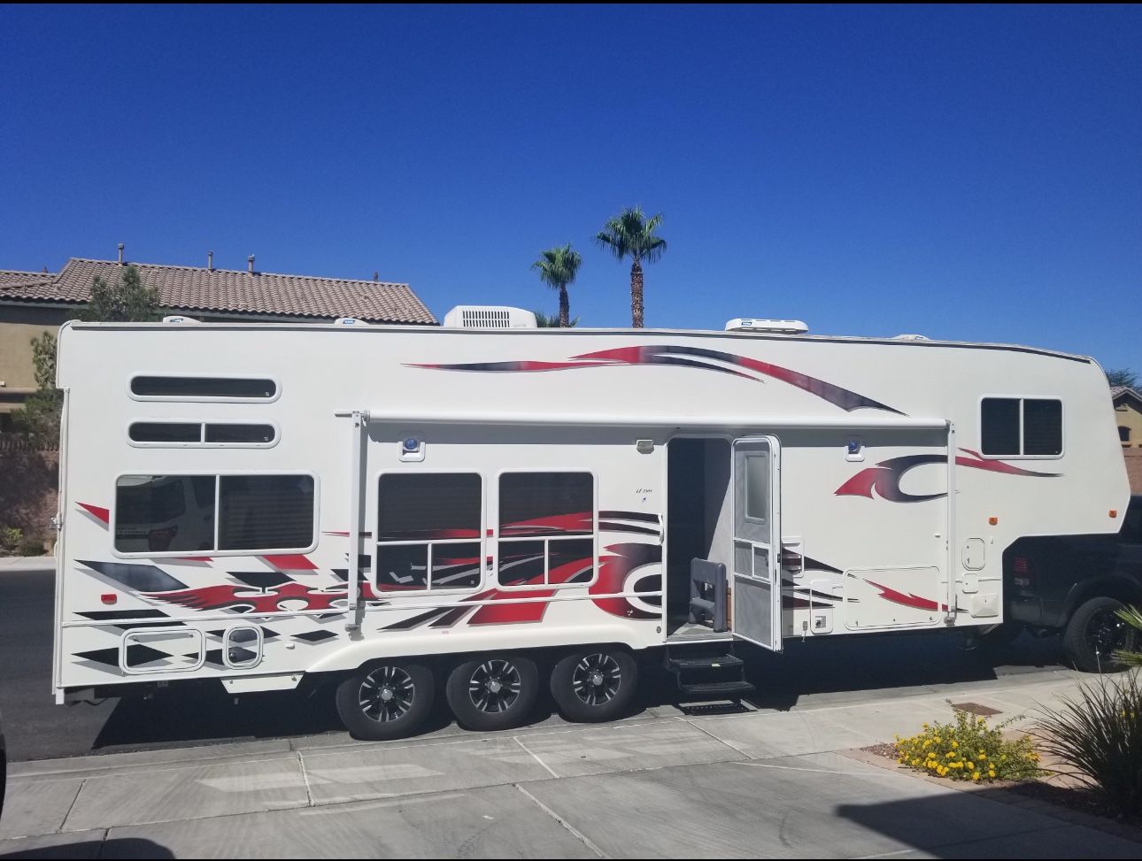 Weekend Warrior RV/Toy Hauler Fifth Wheel