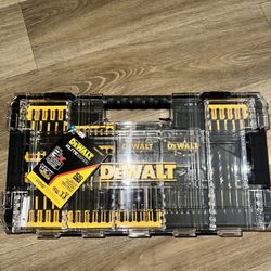 DEWALT 100 PIECE DRILL BIT SCREWDRIVER SET