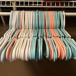 40 Plastic Durable Hangers