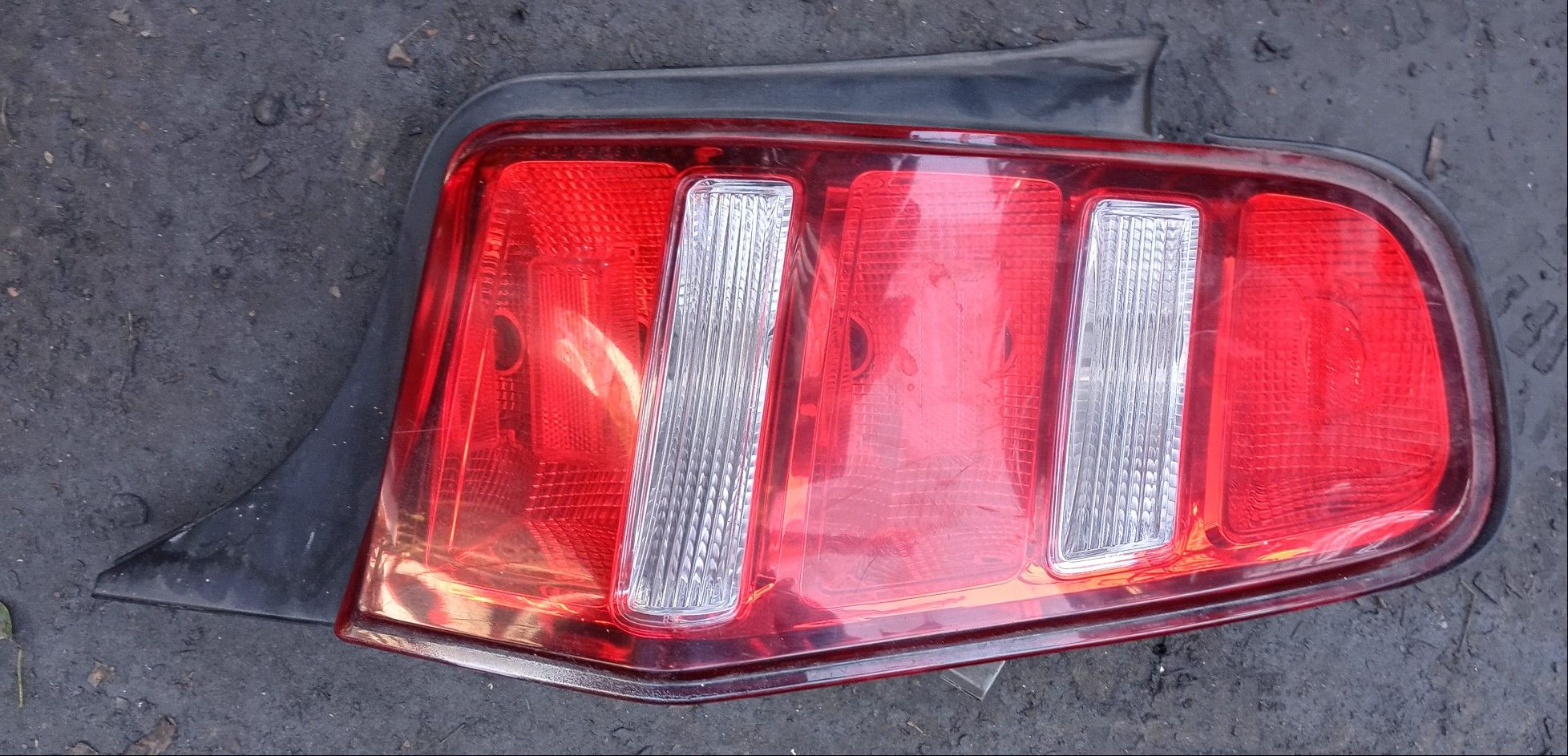 2012 Ford Mustang passenger side tail lamp