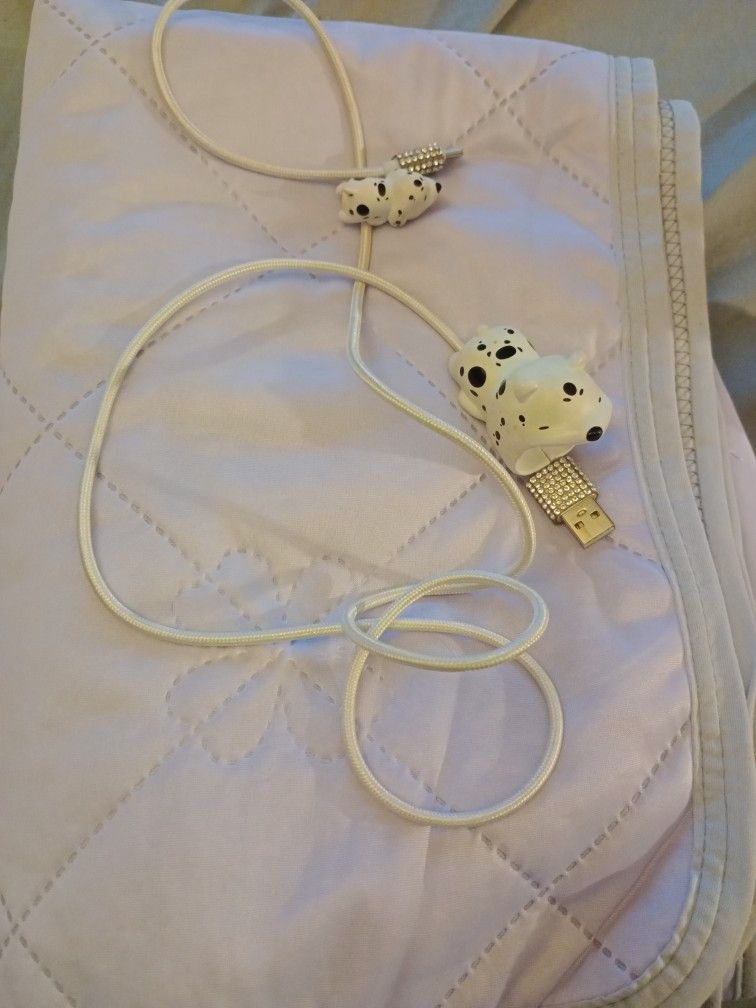 🩷 Phone Accessories - CORD NOT INCLUDED- Still Available