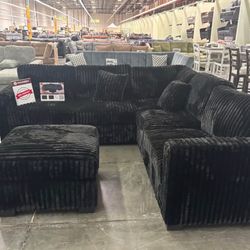 New Jumbo Corduroy Sectional Couch with Ottoman.. Free Delivery đźšš