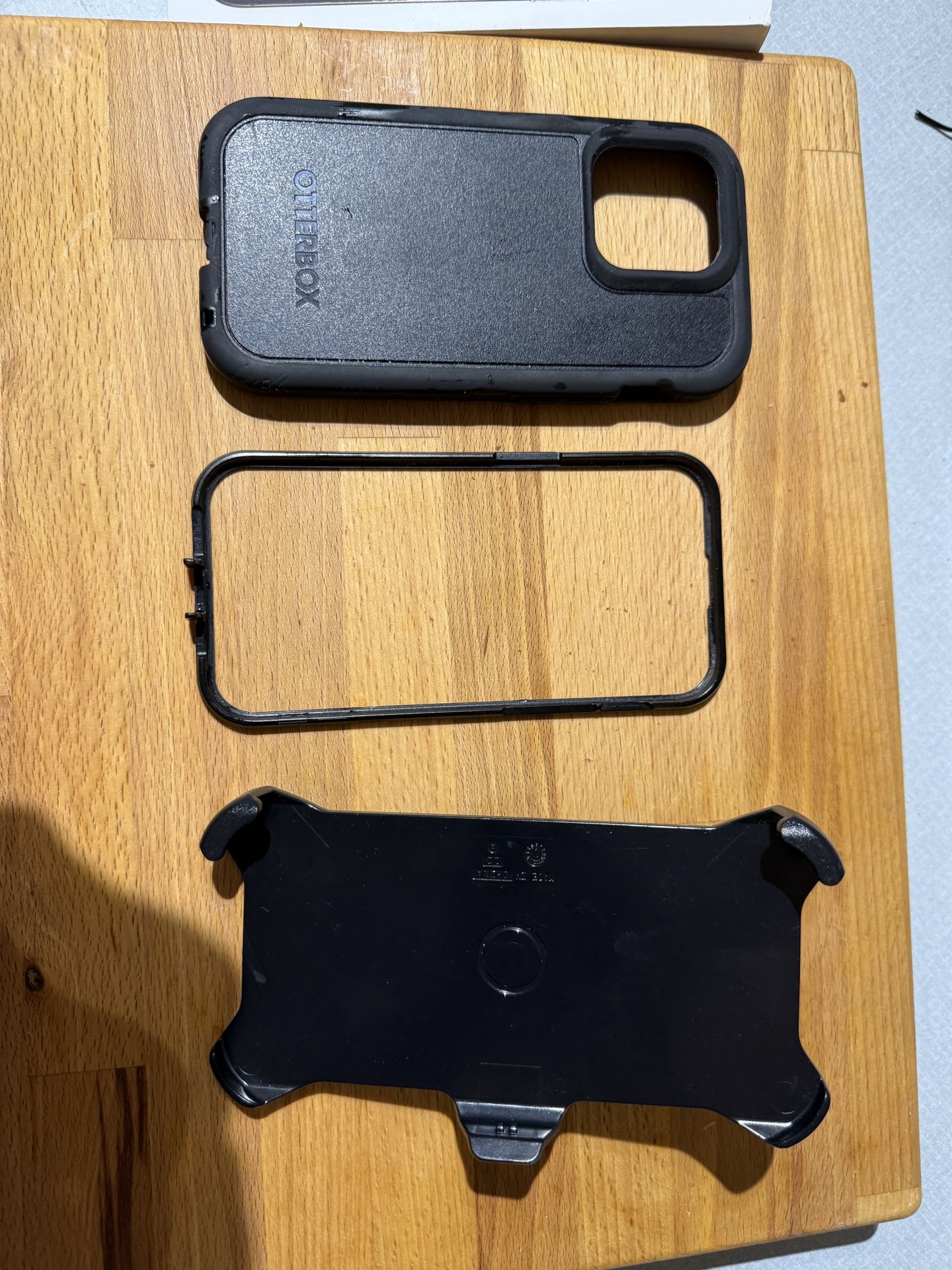 OtterBox Defender iPhone 14 Pro Case And Holster