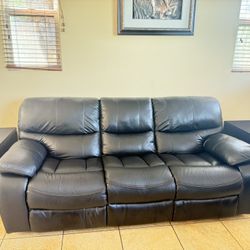  Black Leather Reclining Sofa & Loveseat Set – Excellent Condition!