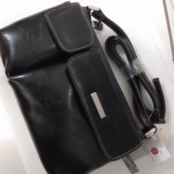 BRAND NEW - CUTE BLACK PURSE $10.