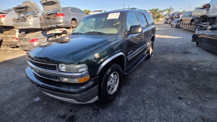 2001 CHEVY TAHOE PARTING OUT PARTS FOR SALE PARTES 