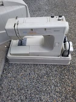 Kenmore sewing machine with carry case
