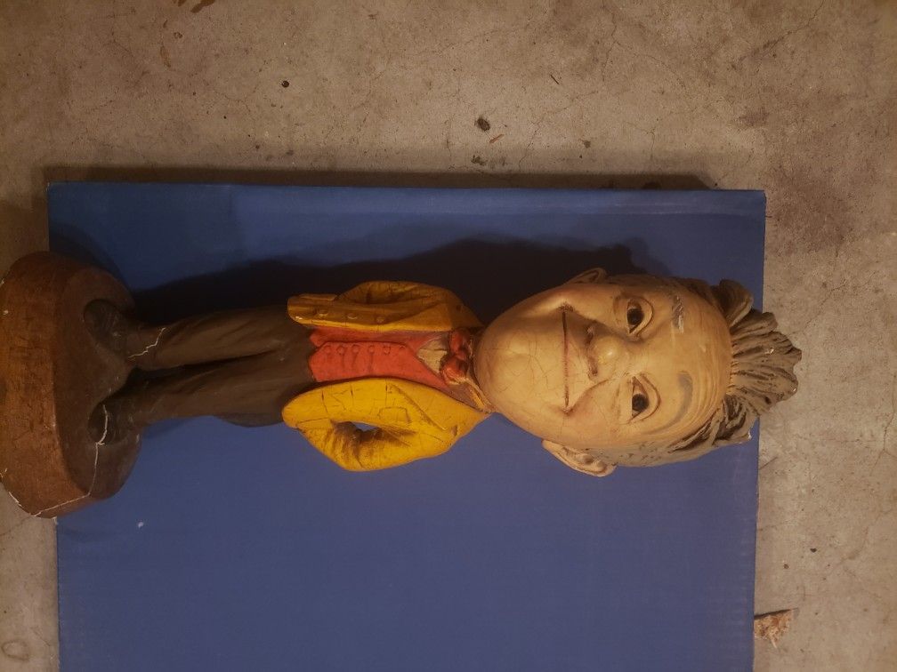 1971 Carved Statute Of Laural