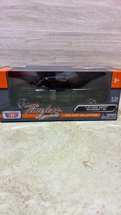Motor Max 2006 Chevy Silverado SS Die-Cast 1:25