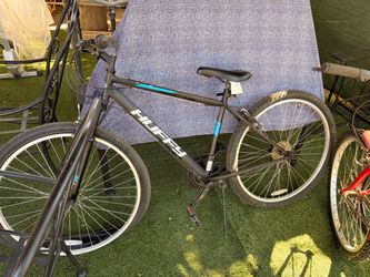 Huffy rock creek 29” mountain bike