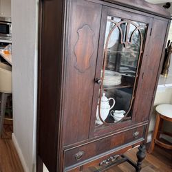 Real Wood! Vintage Jacobean Style China Cabinet