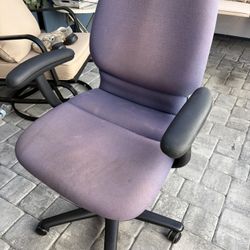 Comfortable Swivel Office Chair w/ Armrests – Good Condition