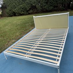 KLEPPSTAD Bed frame, white/Vissle beige, Queen