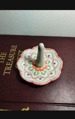HAND PAINTED PORCELAIN RING HOLDER 4"×2" - V33/V34