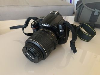 Nikon D5000