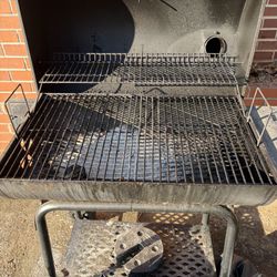 Functional Royal Gourmet charcoal grill smoker