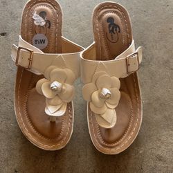 White Wedges Size 8 1/2 W