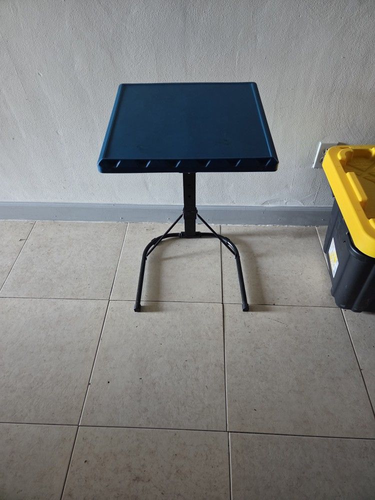 Portable Table 17inches Square