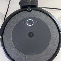 iRobot roomba i3- Needs Small Fix