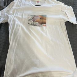 Supreme Tee 